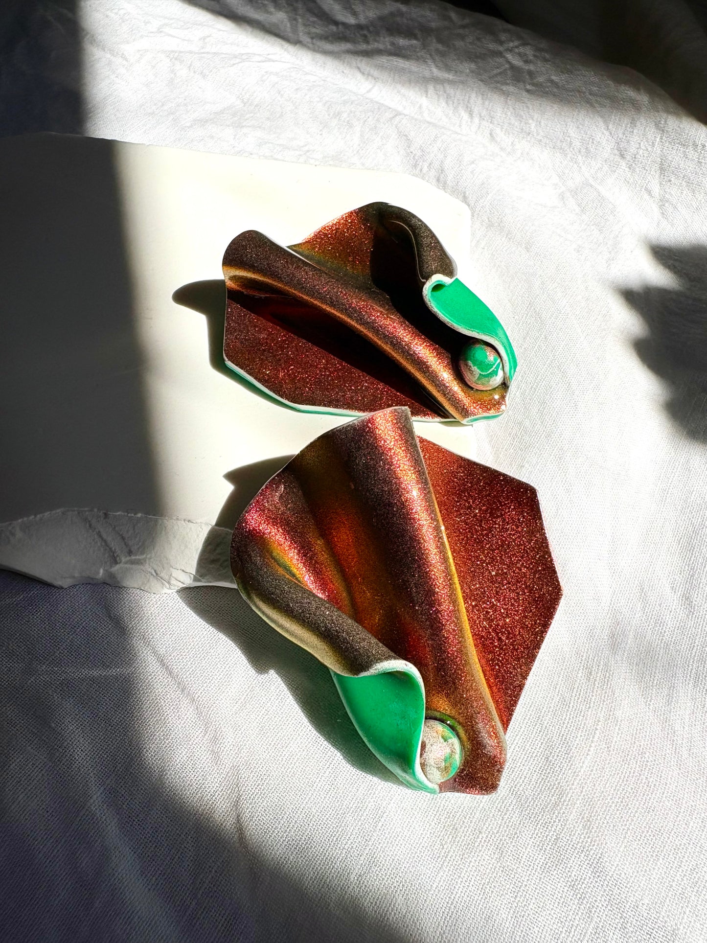 The Chameleon Leaf