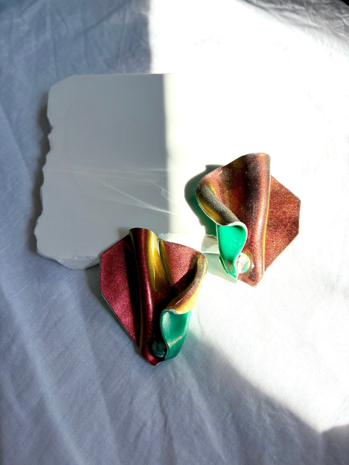 The Chameleon Leaf