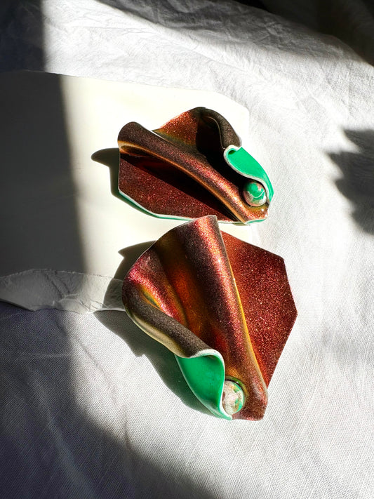 The Chameleon Leaf