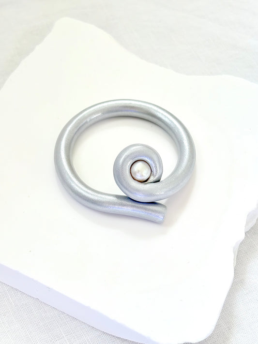 The Pearl Bracelet