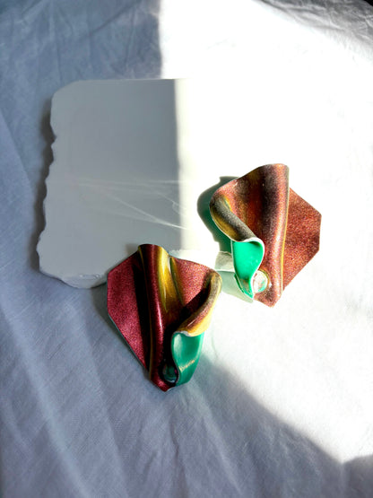 The Chameleon Leaf